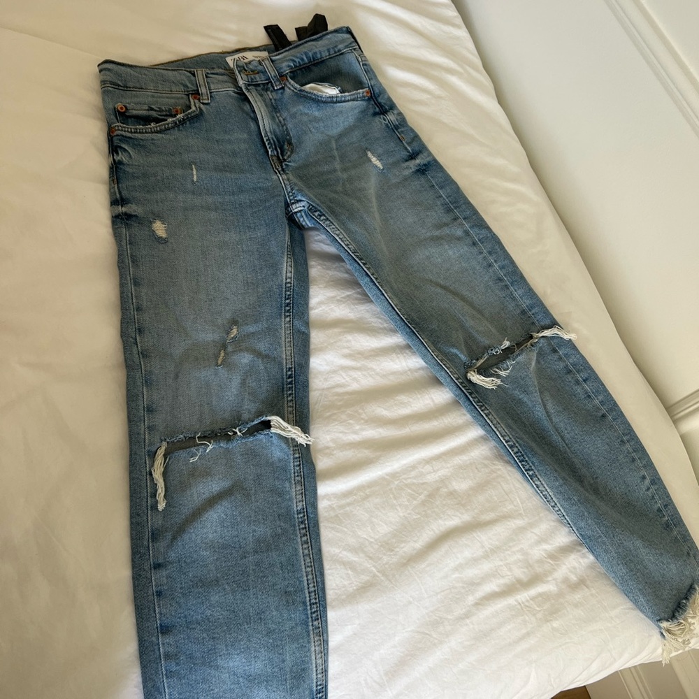 ZARA ripped fray hem jeans